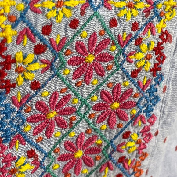 Talbots Embroidered Peasant Top NWT PXL Floral Pullover Colorful Crisp Travel - Picture 6 of 11